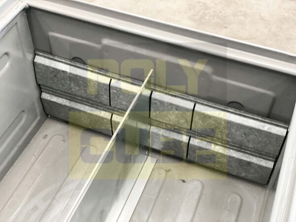 MC028-04 CASSETTE METALLICHE A BOCCA DI LUPO CON TRAVERSINO Versione grande mm 700 x 450 h300 - immagine 6