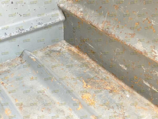 MC093-13 CONTENITORI INDUSTRIALI CON PORTELLA misto lamiera e rete mm 1000 X 800 H840 - immagine 5